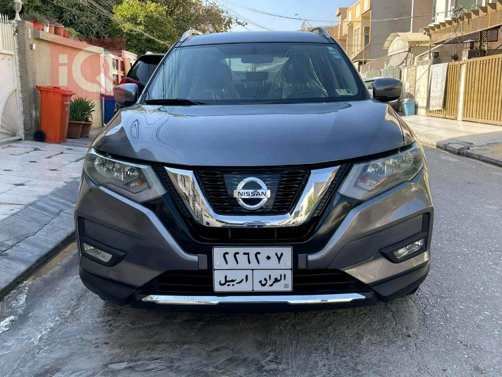 نيسان روج